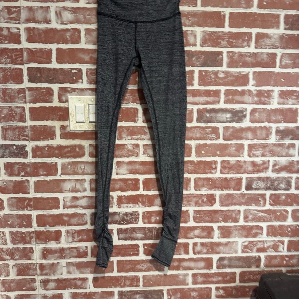 Lululemon Still Mind Stirrup Leggings Size 4 Gray Black Yoga Foot Strap
